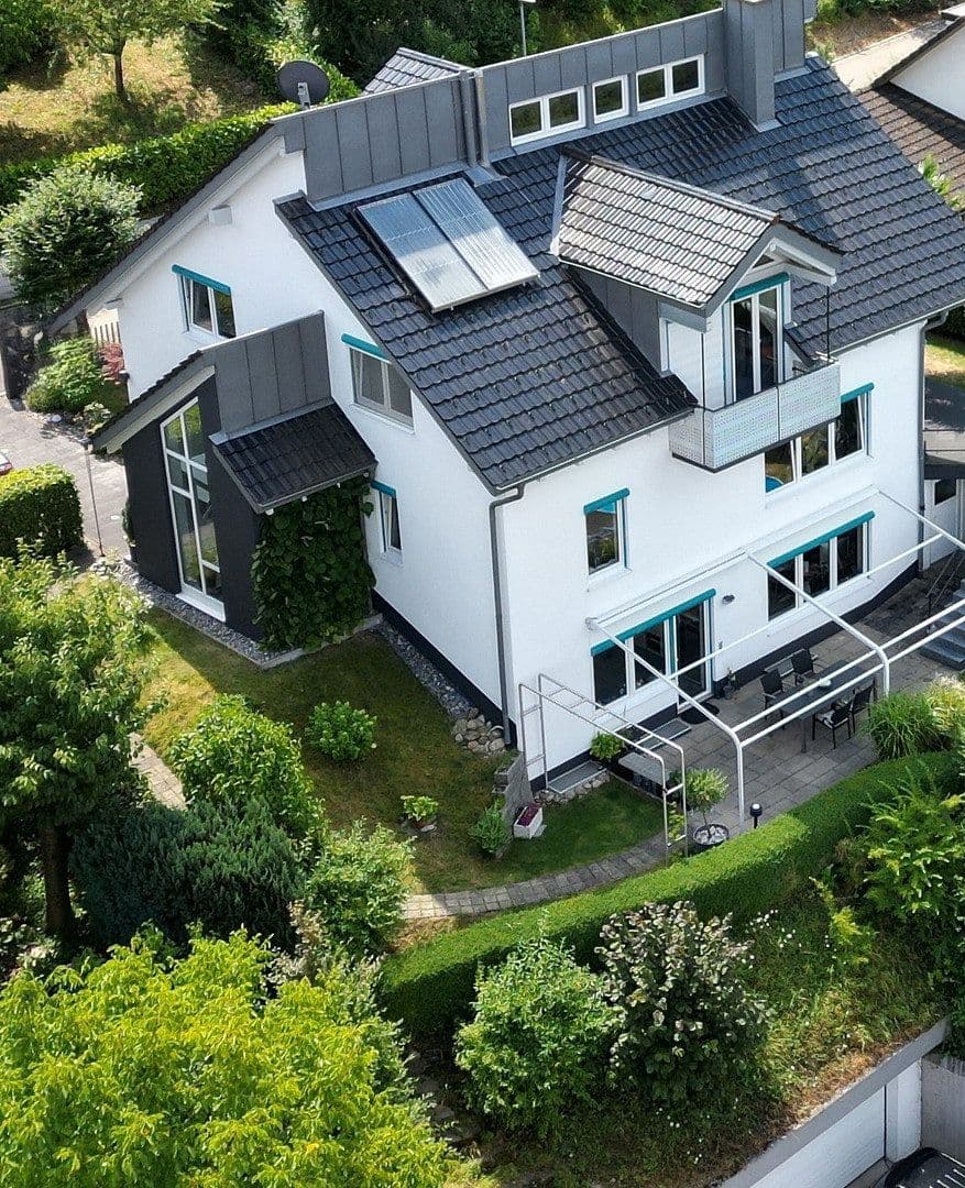 Predaj domu 291 m², pozemek 788 m², Schopfheim, Bádensko-Wurttembersko Predaj domu 291 m², pozemek 788 m², Schopfheim, Bádensko-Wurttembersko