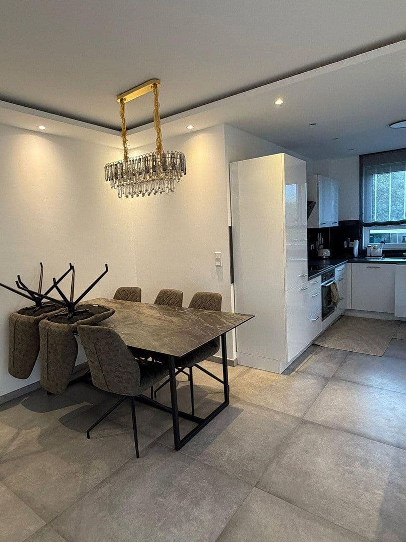 Prenájom bytu 4-izbový 97 m², Erlensee, Hesensko Prenájom bytu 4-izbový 97 m², Erlensee, Hesensko