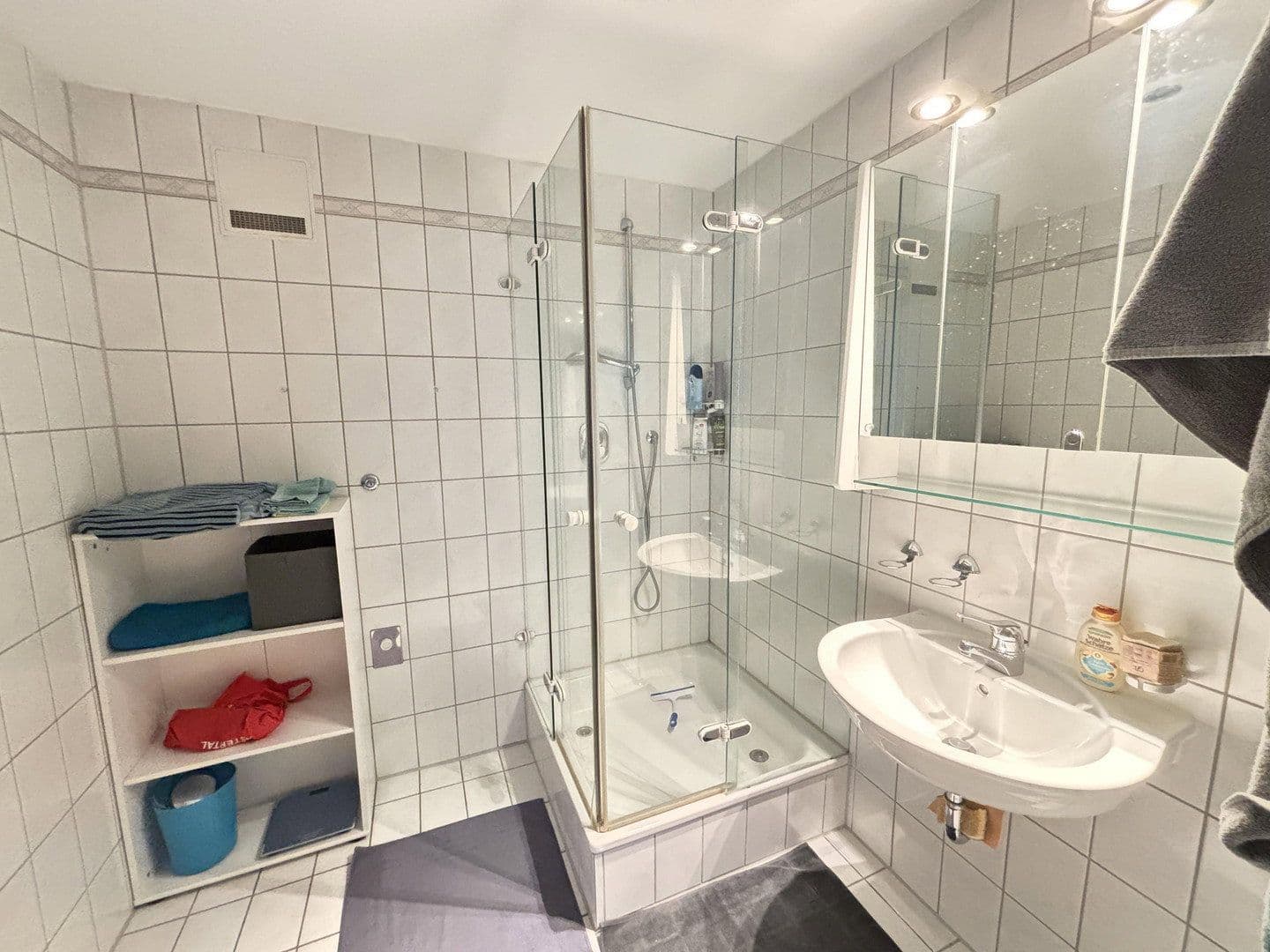Prenájom bytu 5-izbový 185 m², Wolf-Hirth-Straße 10, Esslingen am Neckar, Bádensko-Wurttembersko Prenájom bytu 5-izbový 185 m², Wolf-Hirth-Straße 10, Esslingen am Neckar, Bádensko-Wurttembersko