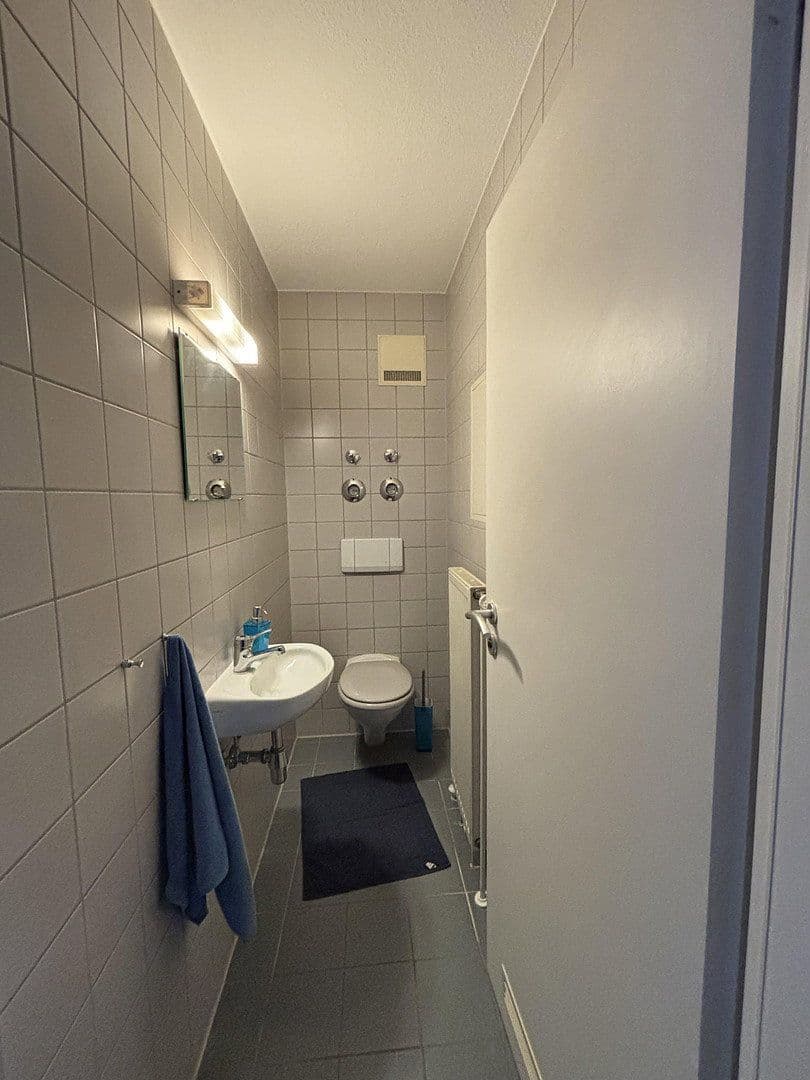 Prenájom bytu 5-izbový 185 m², Wolf-Hirth-Straße 10, Esslingen am Neckar, Bádensko-Wurttembersko Prenájom bytu 5-izbový 185 m², Wolf-Hirth-Straße 10, Esslingen am Neckar, Bádensko-Wurttembersko