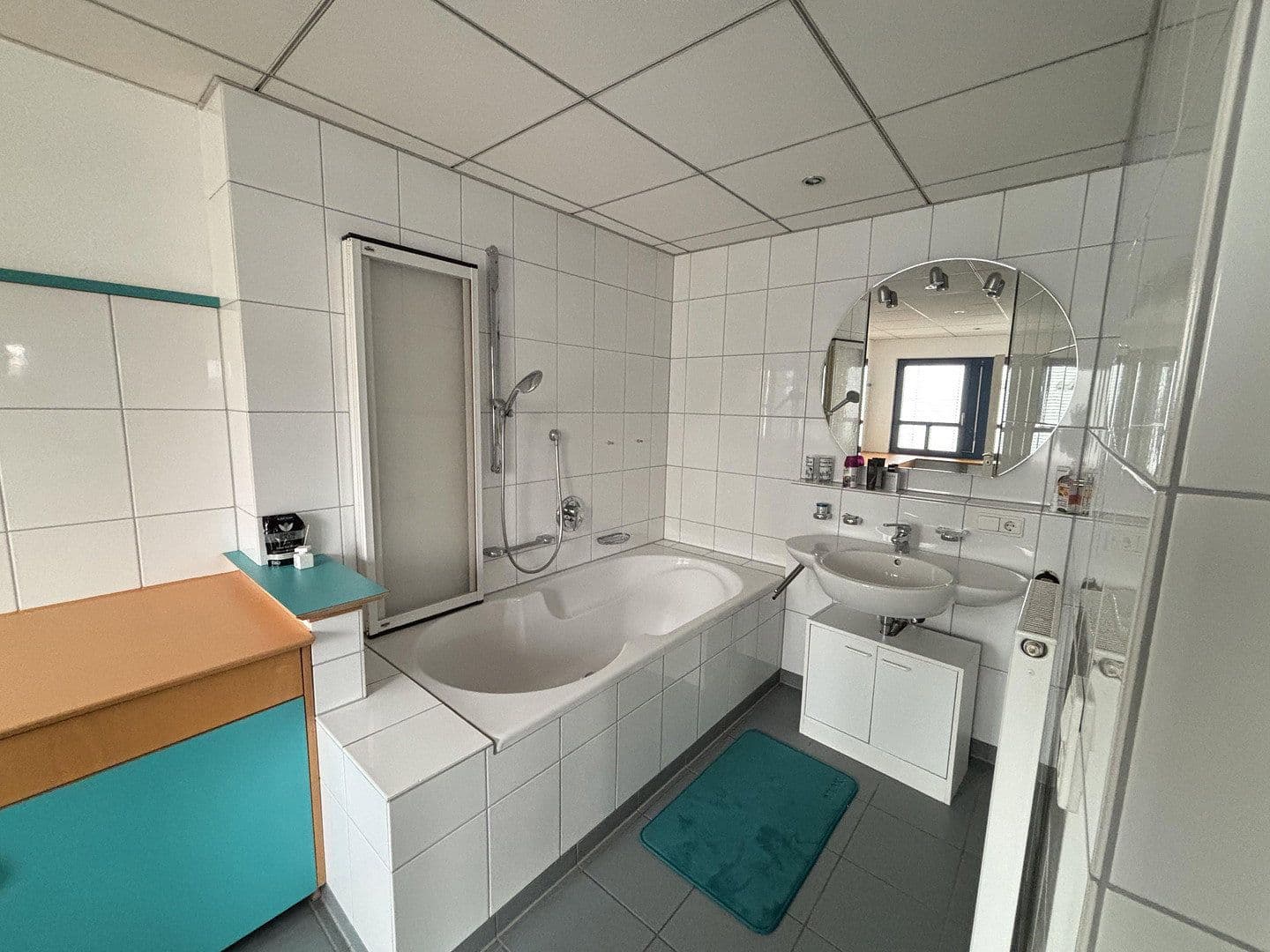 Prenájom bytu 5-izbový 185 m², Wolf-Hirth-Straße 10, Esslingen am Neckar, Bádensko-Wurttembersko Prenájom bytu 5-izbový 185 m², Wolf-Hirth-Straße 10, Esslingen am Neckar, Bádensko-Wurttembersko