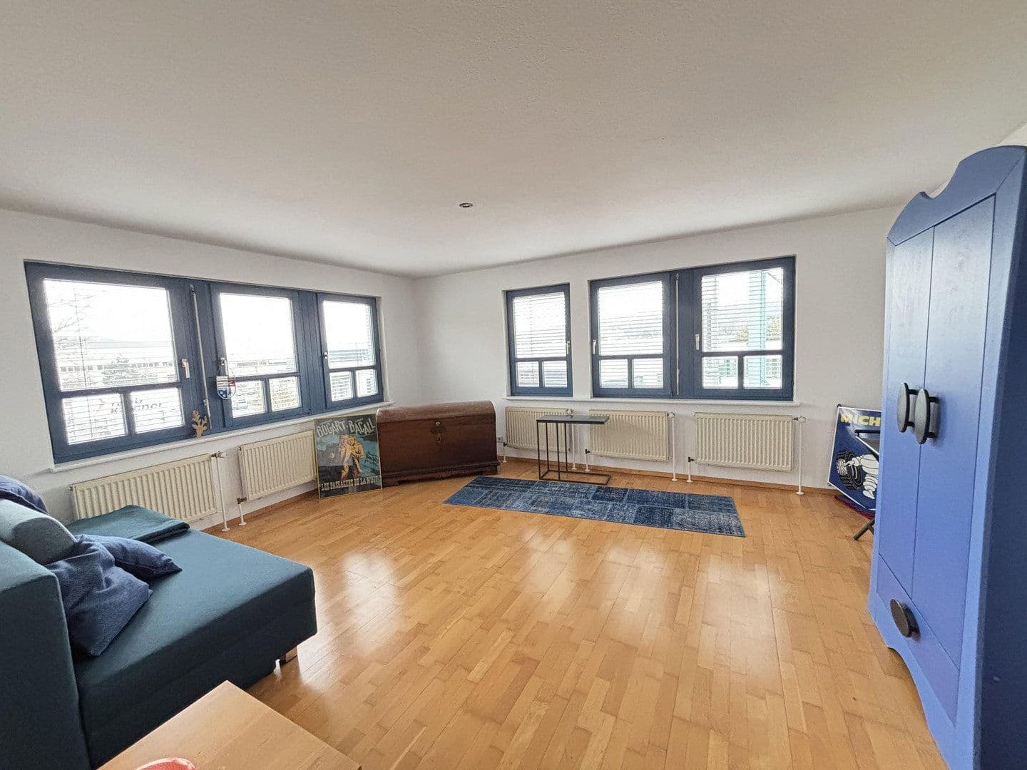 Prenájom bytu 5-izbový 185 m², Wolf-Hirth-Straße 10, Esslingen am Neckar, Bádensko-Wurttembersko Prenájom bytu 5-izbový 185 m², Wolf-Hirth-Straße 10, Esslingen am Neckar, Bádensko-Wurttembersko