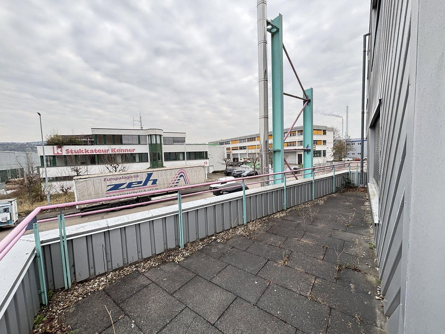 Prenájom bytu 5-izbový 185 m², Wolf-Hirth-Straße 10, Esslingen am Neckar, Bádensko-Wurttembersko Prenájom bytu 5-izbový 185 m², Wolf-Hirth-Straße 10, Esslingen am Neckar, Bádensko-Wurttembersko