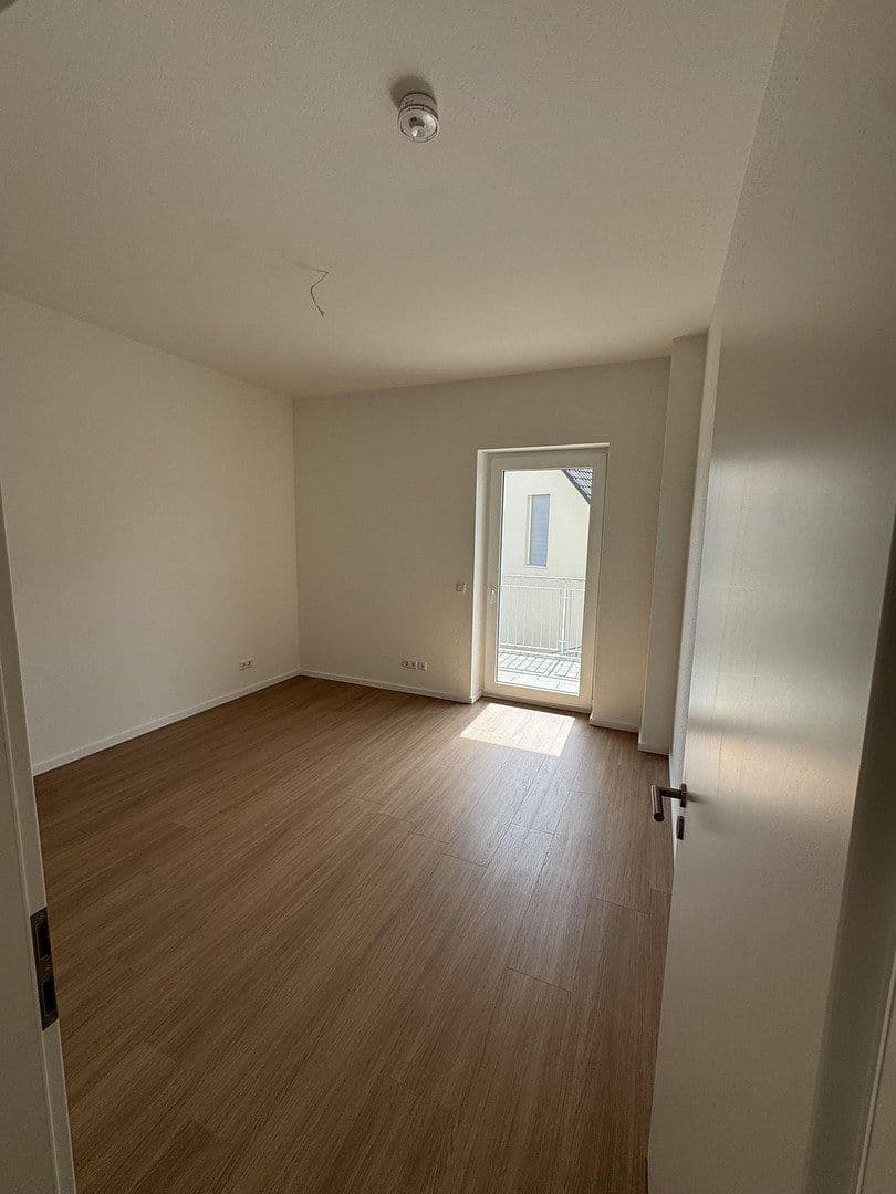 Prenájom bytu 3-izbový 73 m², Essenheim, Porýnie-Falcko Prenájom bytu 3-izbový 73 m², Essenheim, Porýnie-Falcko