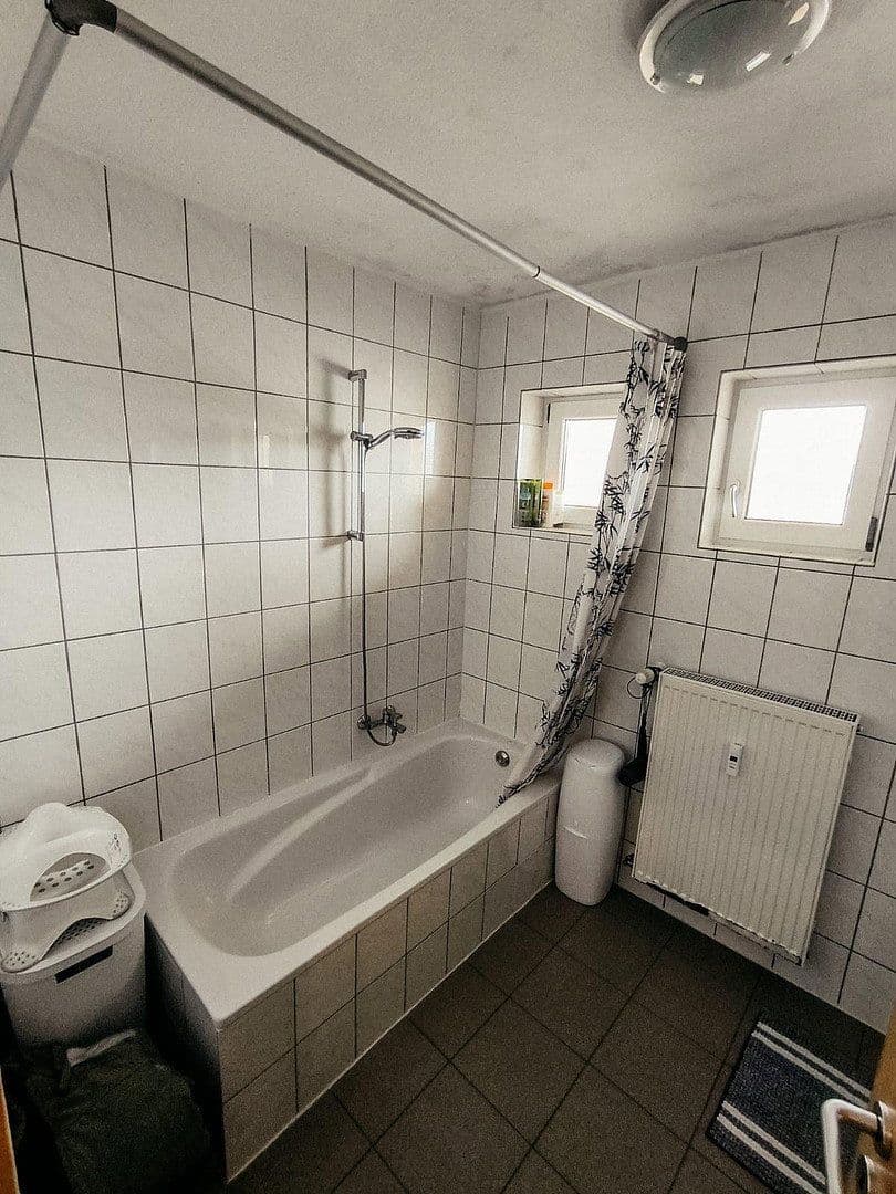 Prenájom bytu 4-izbový 90 m², Am kleinen Rotenberg 12, Wittlich, Porýnie-Falcko Prenájom bytu 4-izbový 90 m², Am kleinen Rotenberg 12, Wittlich, Porýnie-Falcko