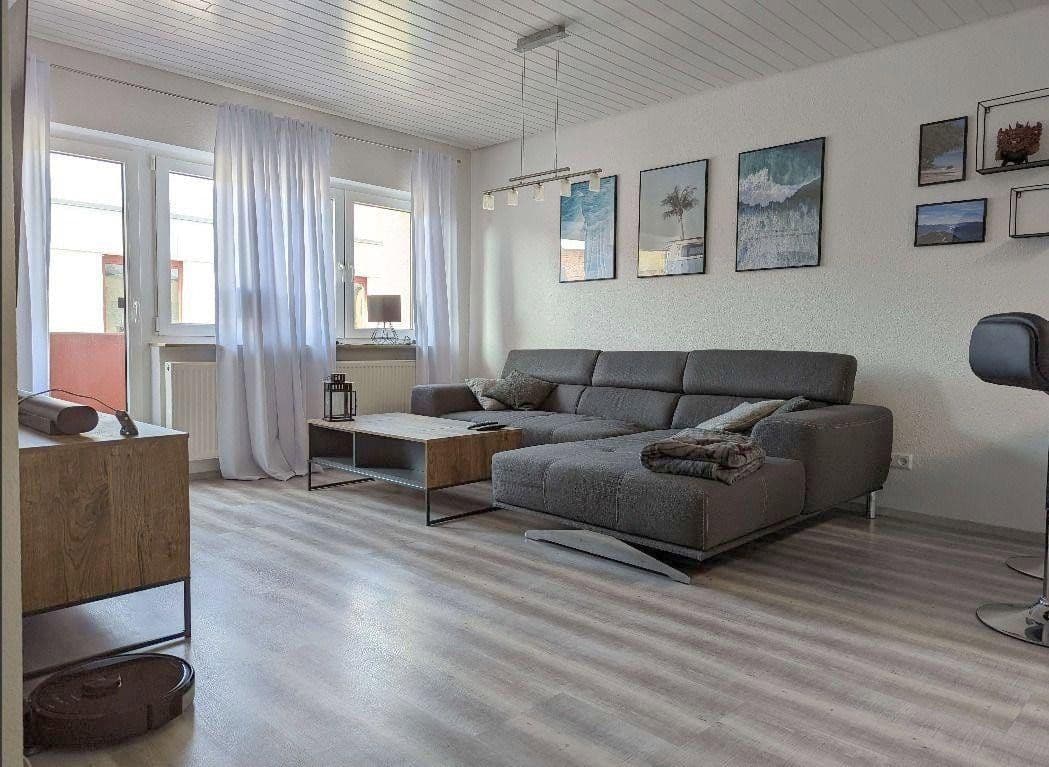 Prenájom bytu 2-izbový 50 m², Frankfurt am Main, Hesensko Prenájom bytu 2-izbový 50 m², Frankfurt am Main, Hesensko