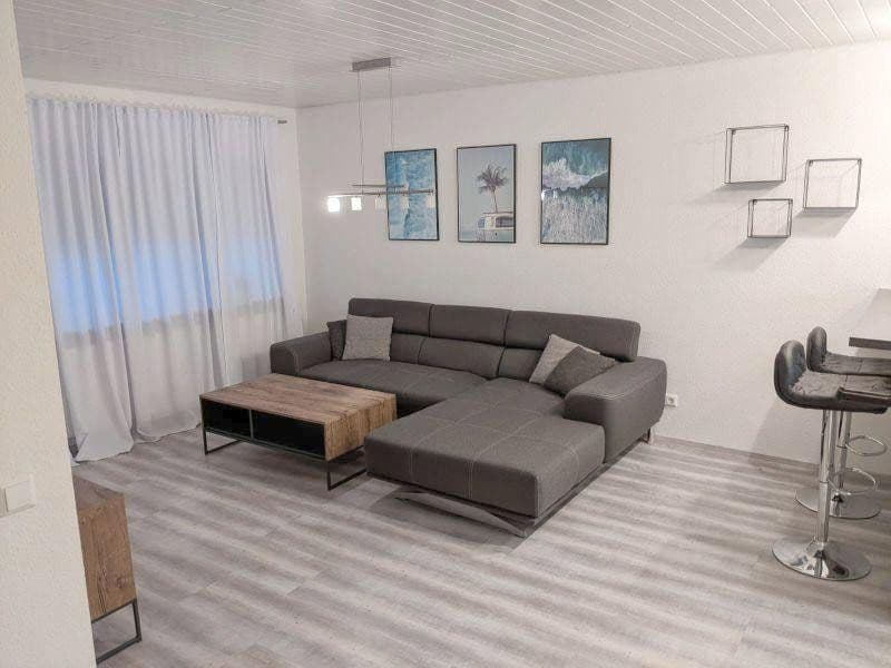 Prenájom bytu 2-izbový 50 m², Frankfurt am Main, Hesensko Prenájom bytu 2-izbový 50 m², Frankfurt am Main, Hesensko