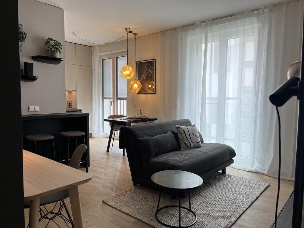 Prenájom bytu 2-izbový 56 m², Mühlenstraße 20, Berlin, Berlín Prenájom bytu 2-izbový 56 m², Mühlenstraße 20, Berlin, Berlín