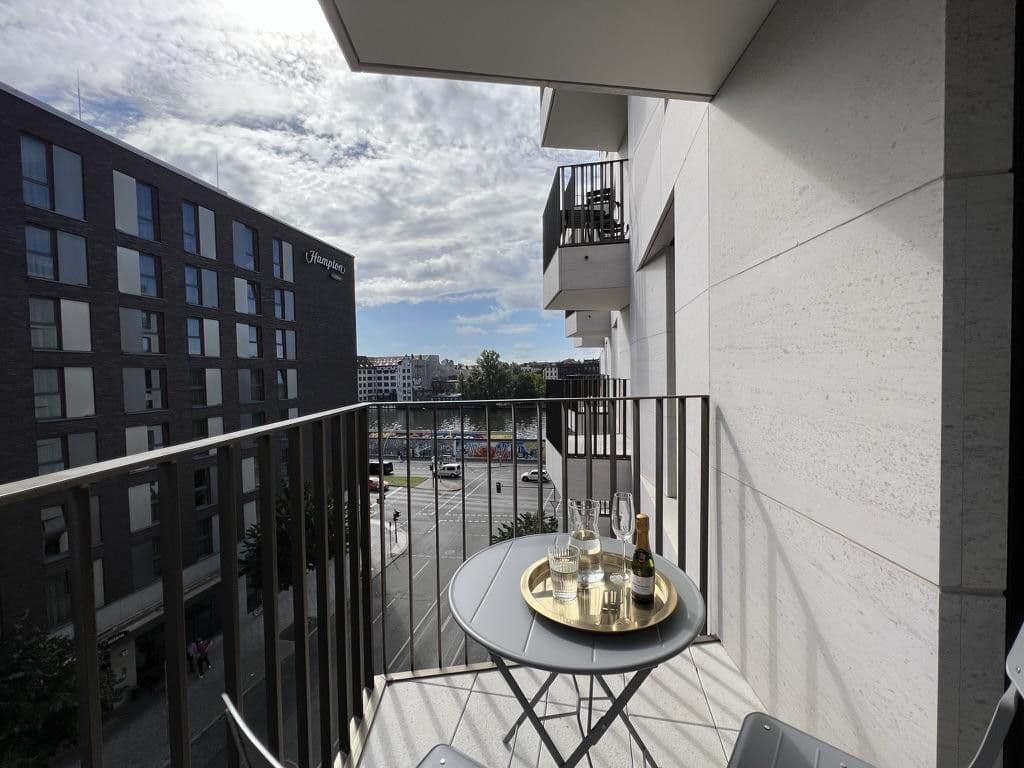 Prenájom bytu 2-izbový 56 m², Mühlenstraße 20, Berlin, Berlín Prenájom bytu 2-izbový 56 m², Mühlenstraße 20, Berlin, Berlín