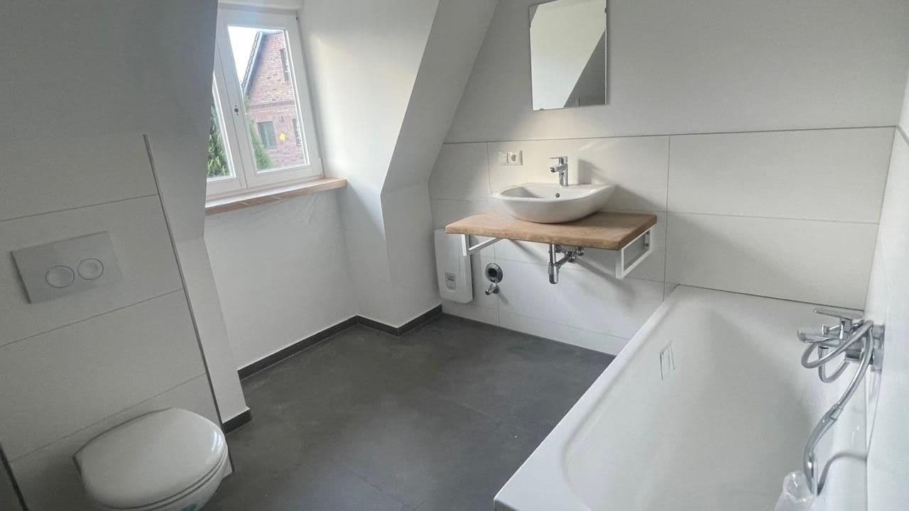 Prenájom bytu 4-izbový 124 m², Hollern-Twielenfleth, Dolné Sasko Prenájom bytu 4-izbový 124 m², Hollern-Twielenfleth, Dolné Sasko