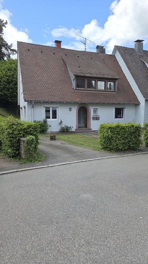 Predaj domu 150 m², pozemek 647 m², Freudenstadt, Bádensko-Wurttembersko Predaj domu 150 m², pozemek 647 m², Freudenstadt, Bádensko-Wurttembersko