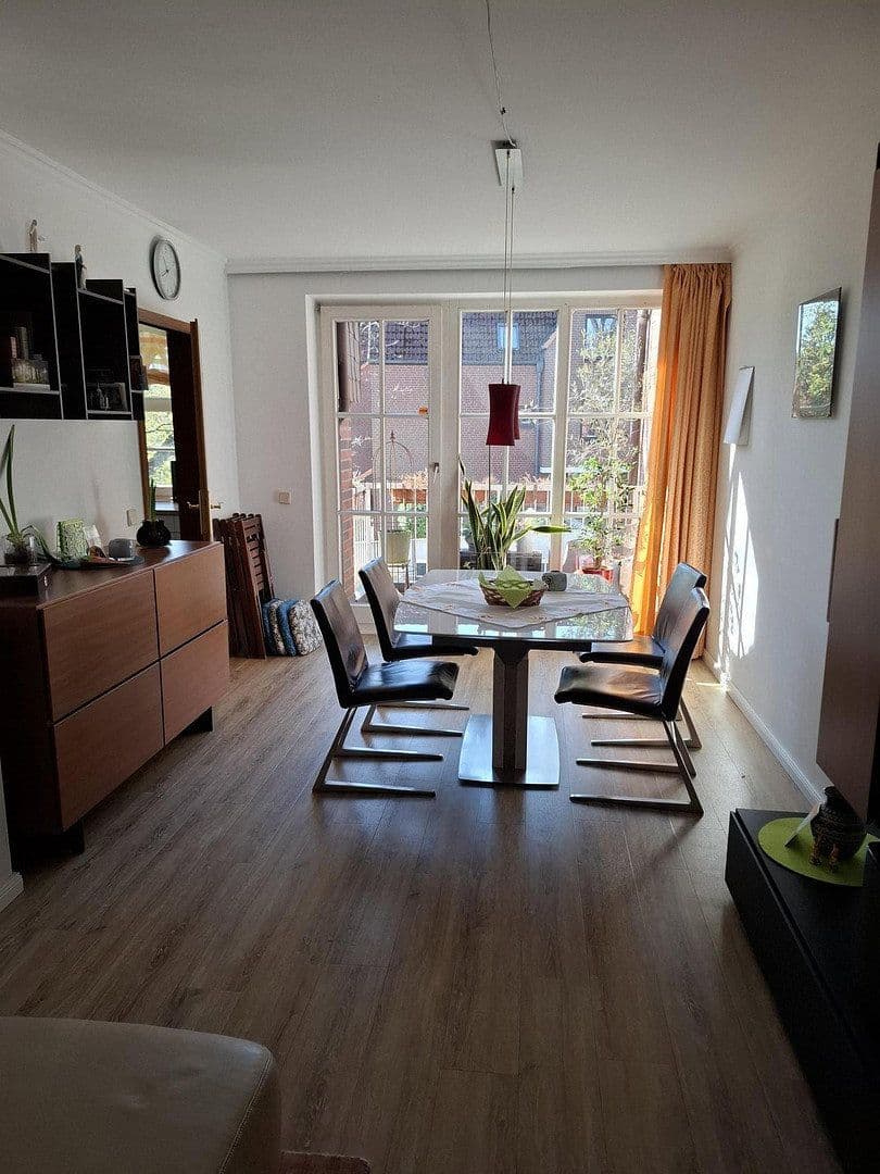 Prenájom bytu 4-izbový 109 m², Volksdorfer Weg 54c, Hamburg, Hamburg Prenájom bytu 4-izbový 109 m², Volksdorfer Weg 54c, Hamburg, Hamburg