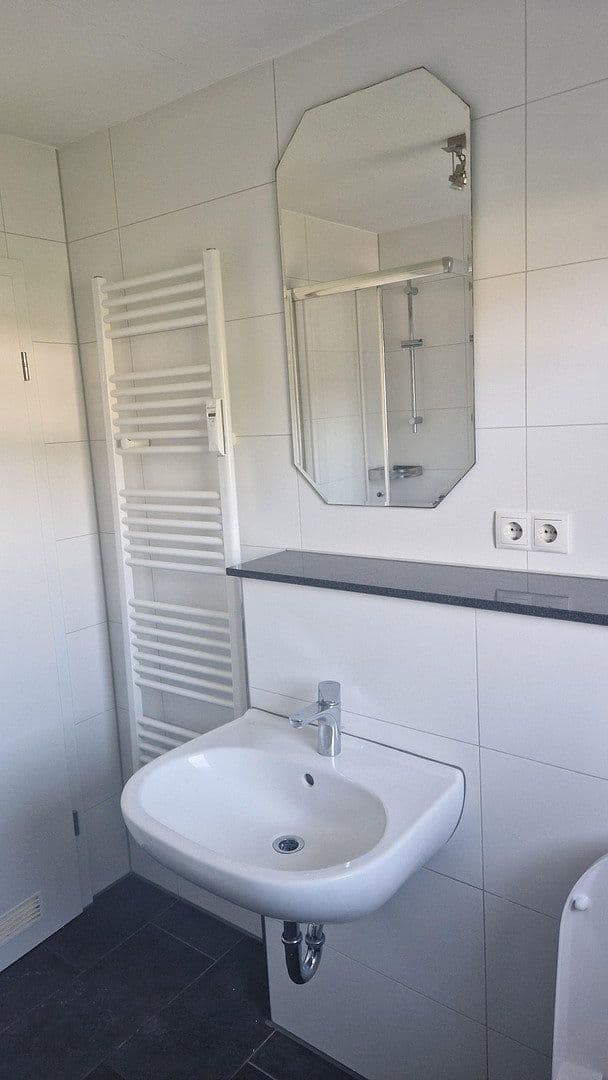 Prenájom bytu 2-izbový 72 m², Vettelschoß, Porýnie-Falcko Prenájom bytu 2-izbový 72 m², Vettelschoß, Porýnie-Falcko