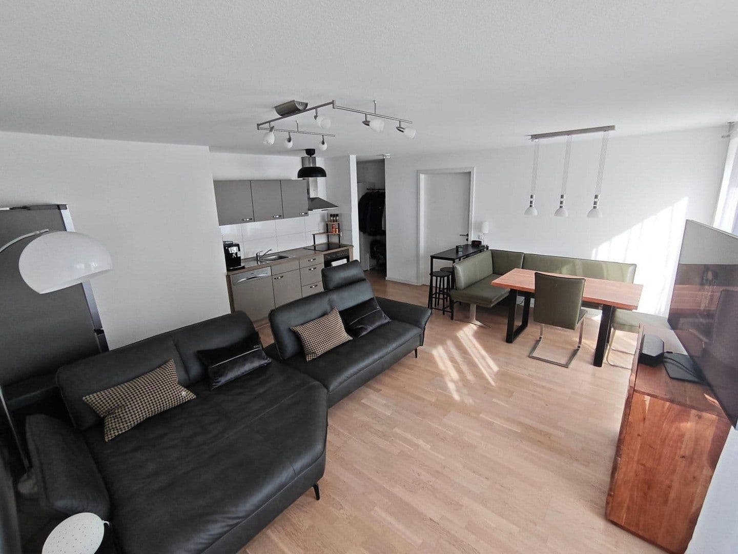 Prenájom bytu 2-izbový 51 m², Ulmer Straße 266, Stuttgart, Bádensko-Wurttembersko Prenájom bytu 2-izbový 51 m², Ulmer Straße 266, Stuttgart, Bádensko-Wurttembersko