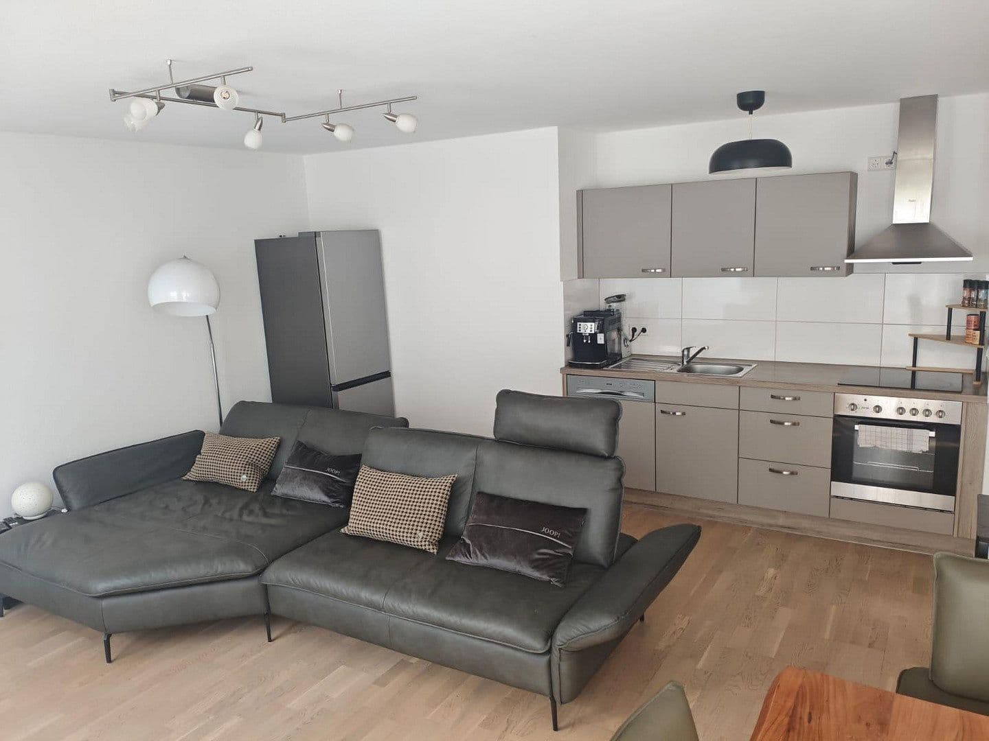 Prenájom bytu 2-izbový 51 m², Ulmer Straße 266, Stuttgart, Bádensko-Wurttembersko Prenájom bytu 2-izbový 51 m², Ulmer Straße 266, Stuttgart, Bádensko-Wurttembersko