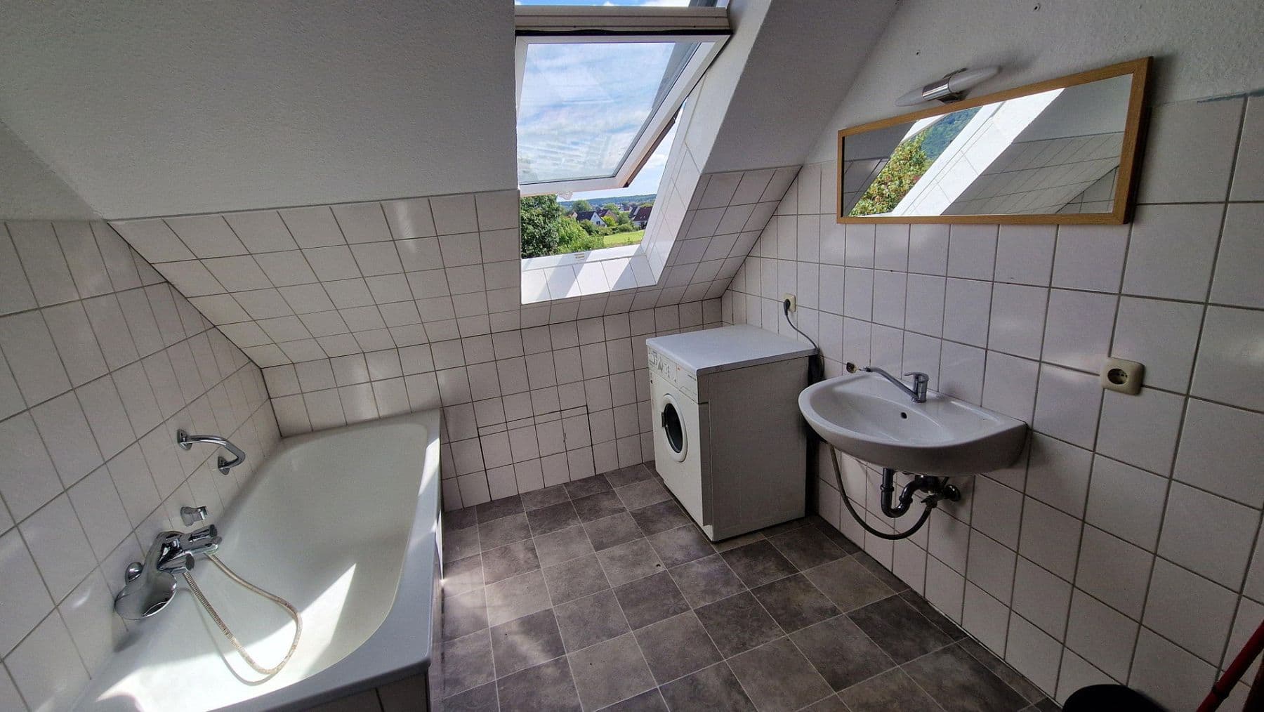 Predaj domu 725 m², pozemek 1.200 m², Porta Westfalica, Severné Porýnie - Westfálsko Predaj domu 725 m², pozemek 1.200 m², Porta Westfalica, Severné Porýnie - Westfálsko