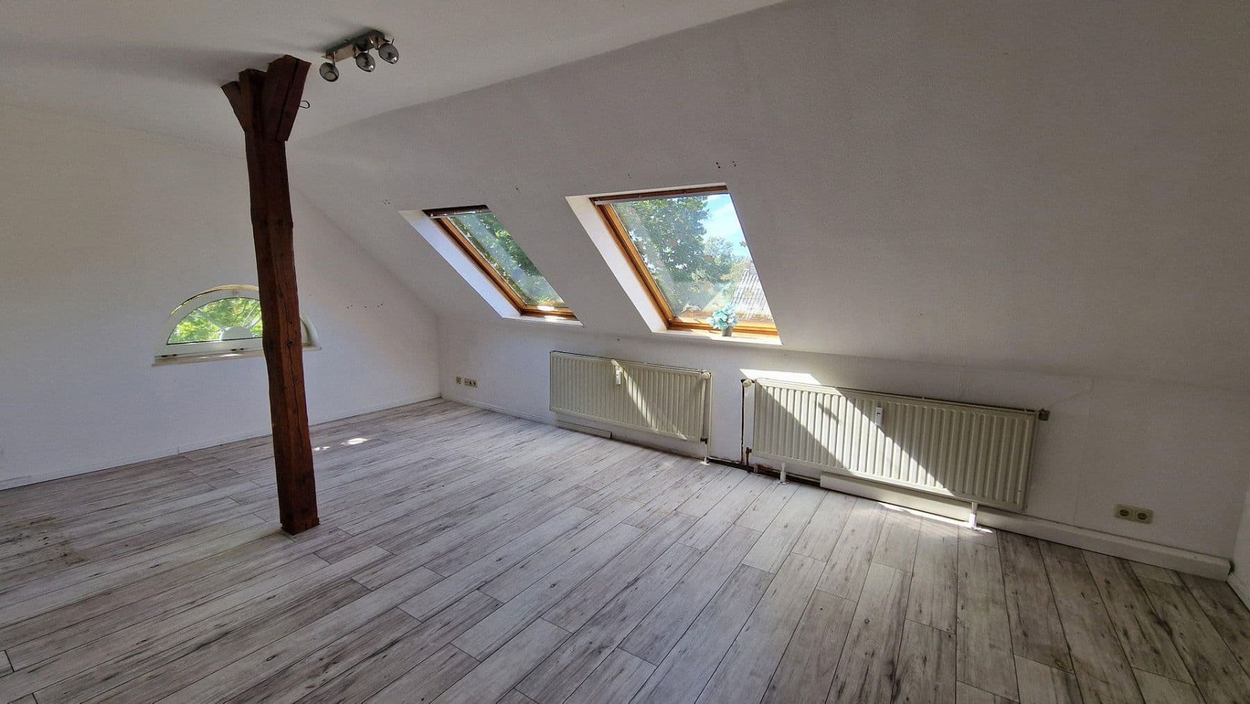 Predaj domu 725 m², pozemek 1.200 m², Porta Westfalica, Severné Porýnie - Westfálsko Predaj domu 725 m², pozemek 1.200 m², Porta Westfalica, Severné Porýnie - Westfálsko