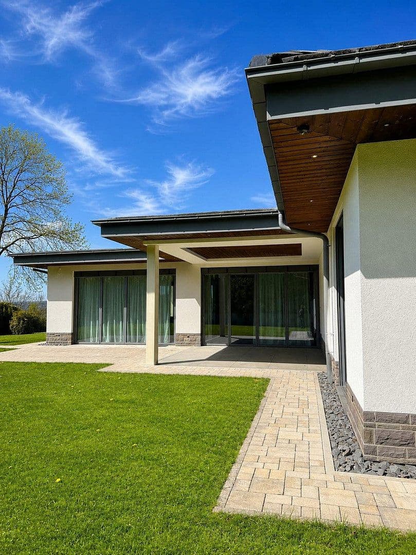 Predaj domu 380 m², pozemek 1.324 m², Olpe, Severné Porýnie - Westfálsko Predaj domu 380 m², pozemek 1.324 m², Olpe, Severné Porýnie - Westfálsko