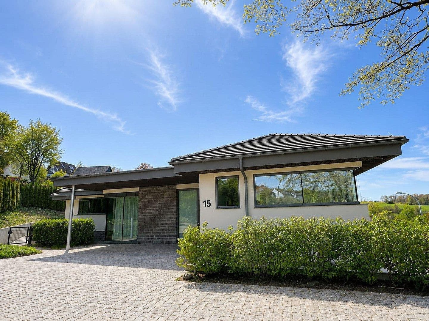 Predaj domu 380 m², pozemek 1.324 m², Olpe, Severné Porýnie - Westfálsko Predaj domu 380 m², pozemek 1.324 m², Olpe, Severné Porýnie - Westfálsko