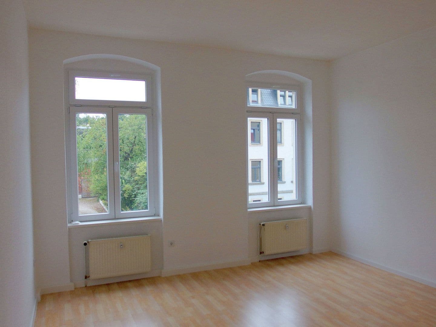 Prenájom bytu 3-izbový 80 m², Nöthnitzer Str. 21, Dresden, Sasko Prenájom bytu 3-izbový 80 m², Nöthnitzer Str. 21, Dresden, Sasko