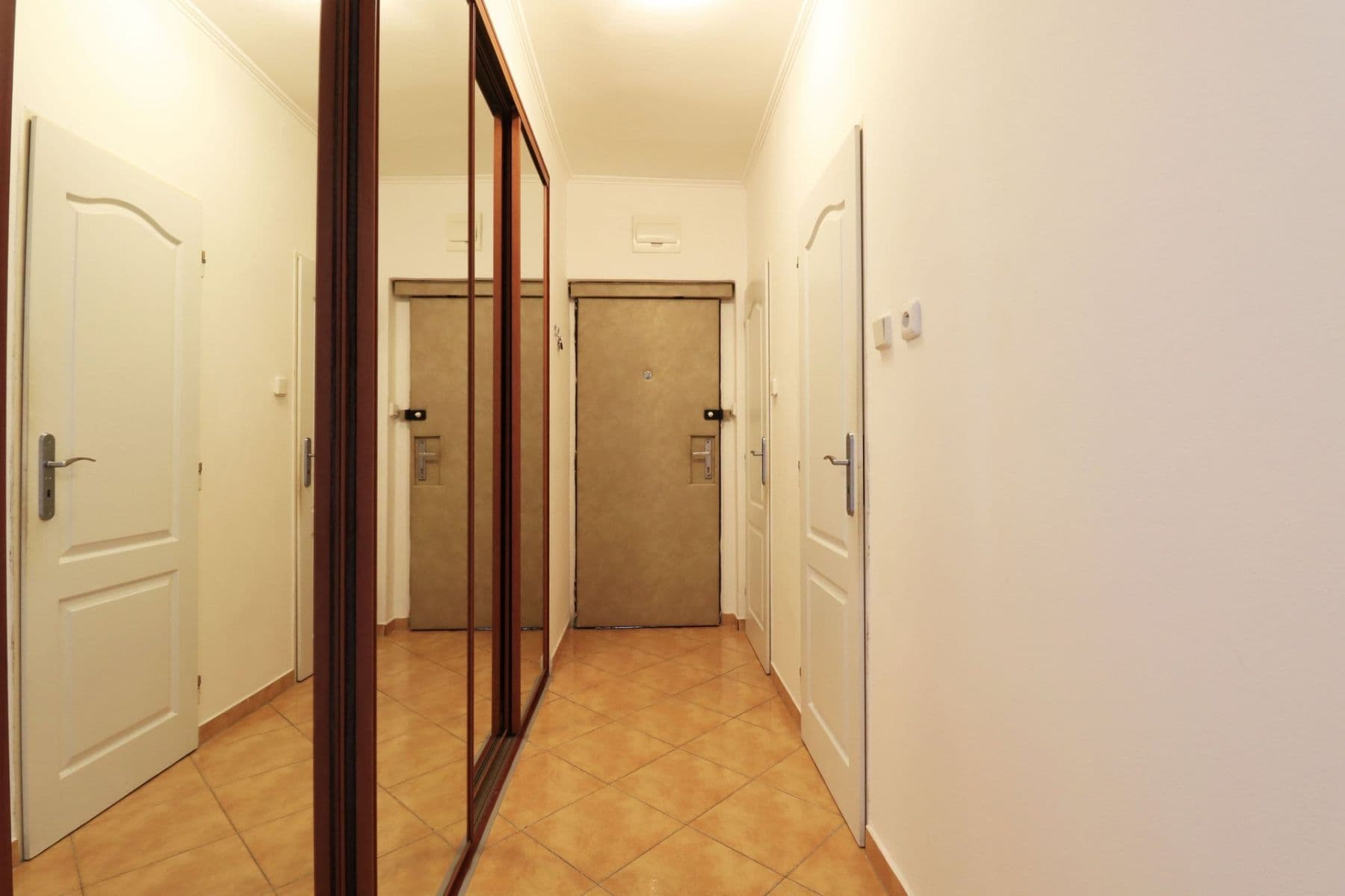 Prenájom bytu 2-izbový 52 m², Frýdecká, Praha, Praha Prenájom bytu 2-izbový 52 m², Frýdecká, Praha, Praha