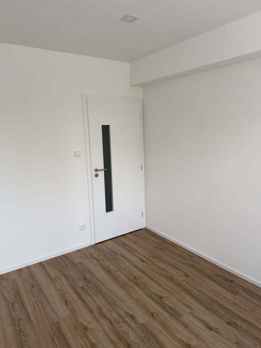 Prenájom bytu 2-izbový 51 m², Mikoláše Alše, Nymburk, Středočeský kraj Prenájom bytu 2-izbový 51 m², Mikoláše Alše, Nymburk, Středočeský kraj