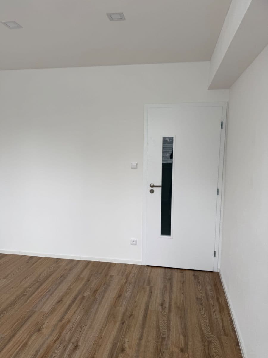 Prenájom bytu 2-izbový 51 m², Mikoláše Alše, Nymburk, Středočeský kraj Prenájom bytu 2-izbový 51 m², Mikoláše Alše, Nymburk, Středočeský kraj