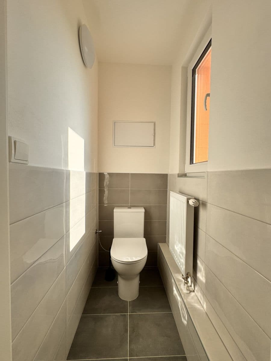 Prenájom bytu 1-izbový 38 m², Vestecká, Nehvizdy, Středočeský kraj Prenájom bytu 1-izbový 38 m², Vestecká, Nehvizdy, Středočeský kraj