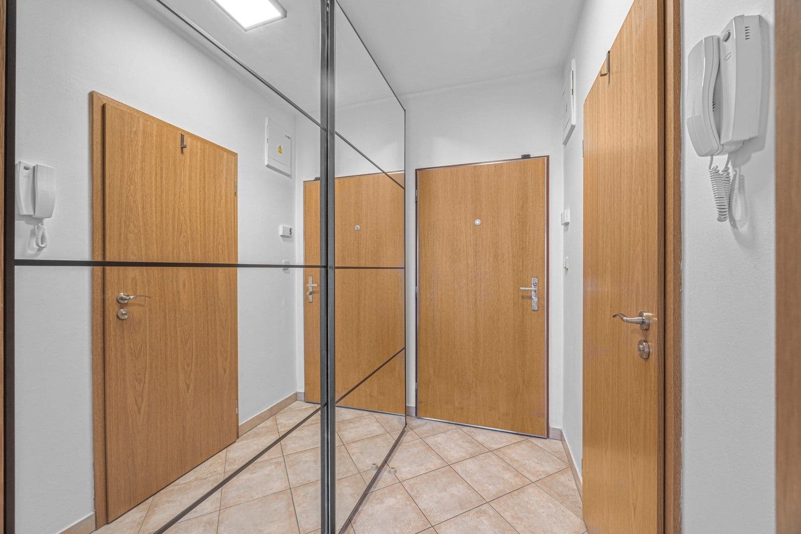 Prenájom bytu 1-izbový 30 m², Plzeňská, Praha, Praha Prenájom bytu 1-izbový 30 m², Plzeňská, Praha, Praha