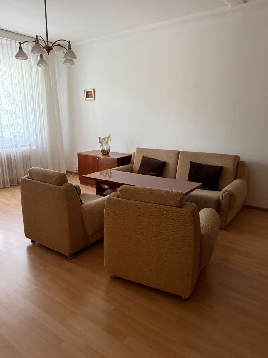 Prenájom bytu 2-izbový 46 m², Astrová, Ružinov, Bratislavský kraj Prenájom bytu 2-izbový 46 m², Astrová, Ružinov, Bratislavský kraj