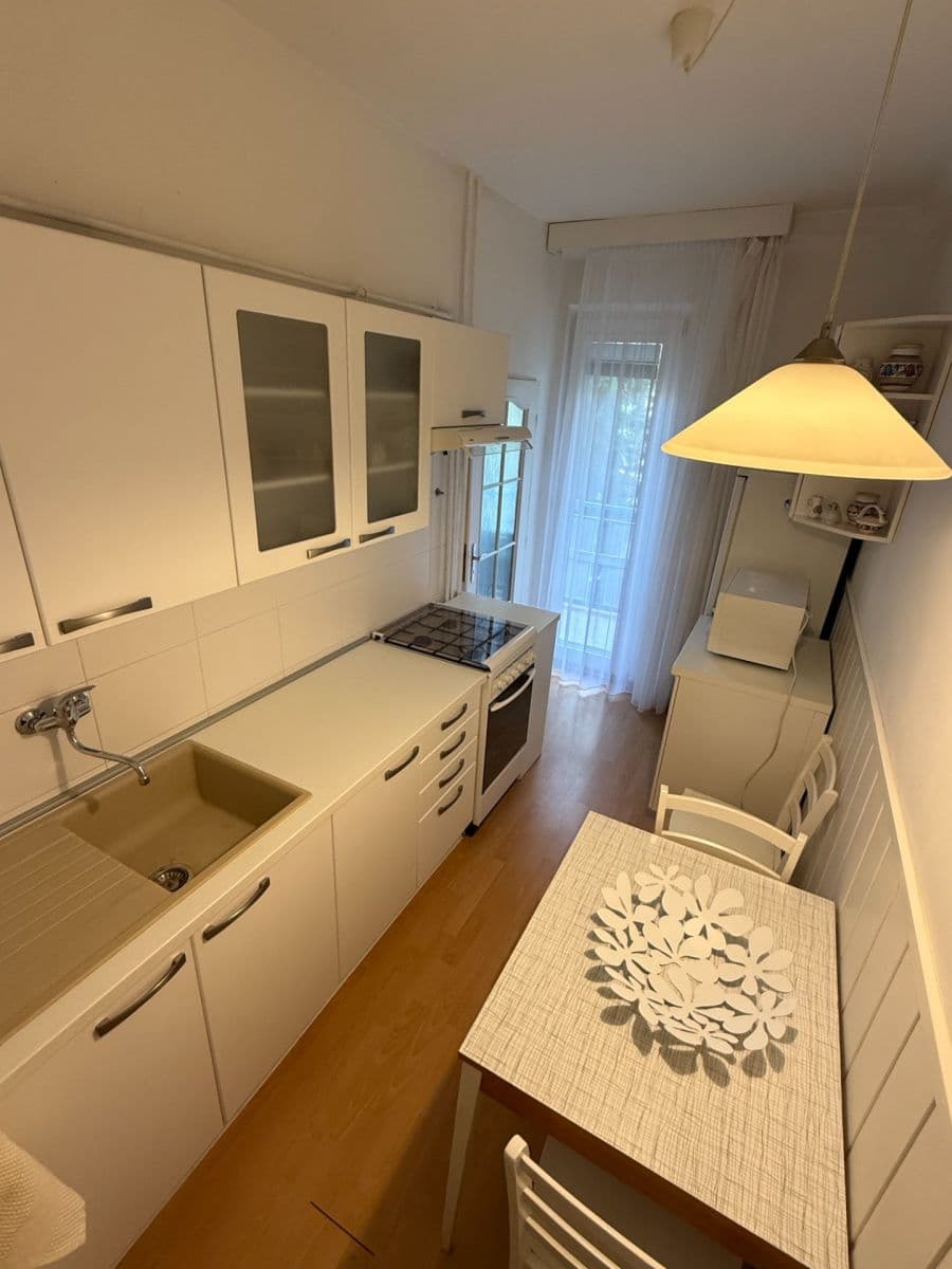 Prenájom bytu 2-izbový 46 m², Astrová, Ružinov, Bratislavský kraj Prenájom bytu 2-izbový 46 m², Astrová, Ružinov, Bratislavský kraj