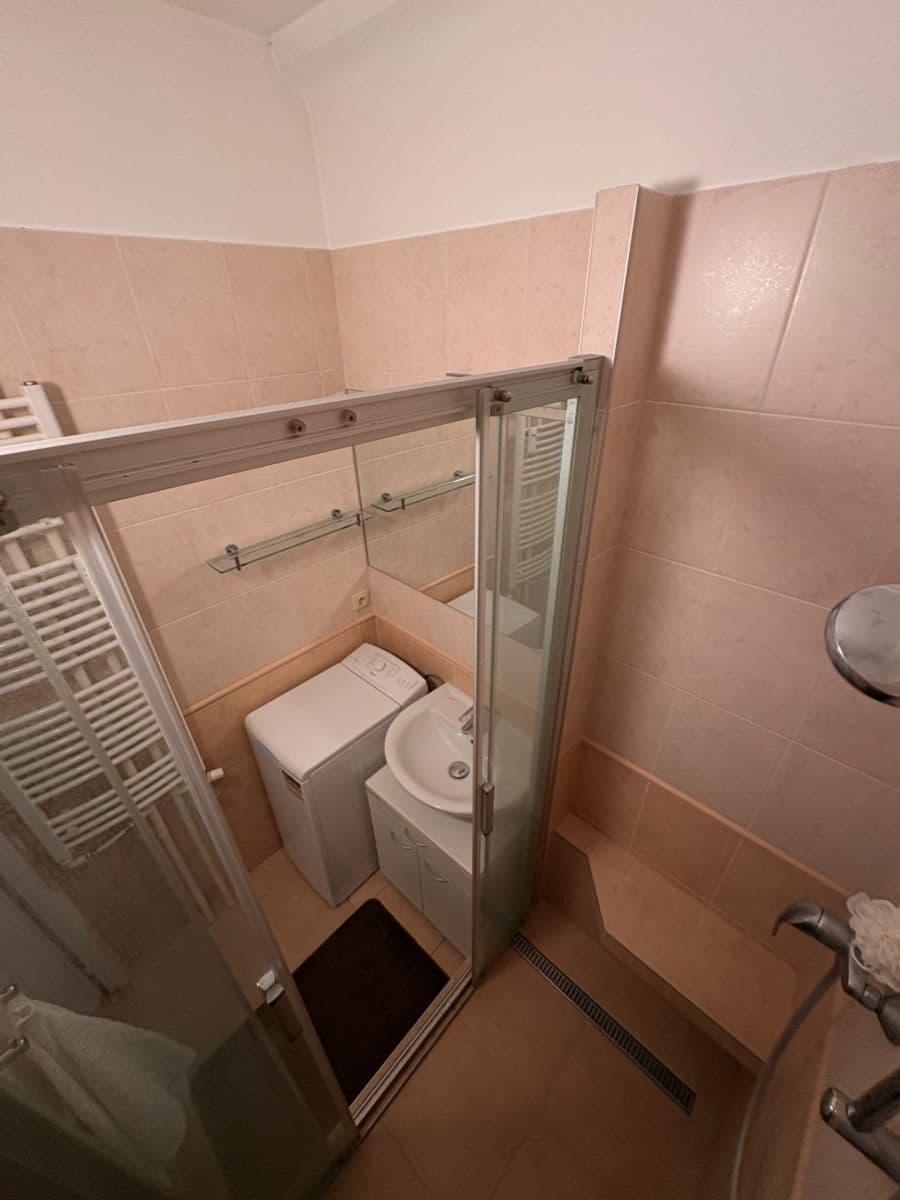 Prenájom bytu 2-izbový 46 m², Astrová, Ružinov, Bratislavský kraj Prenájom bytu 2-izbový 46 m², Astrová, Ružinov, Bratislavský kraj