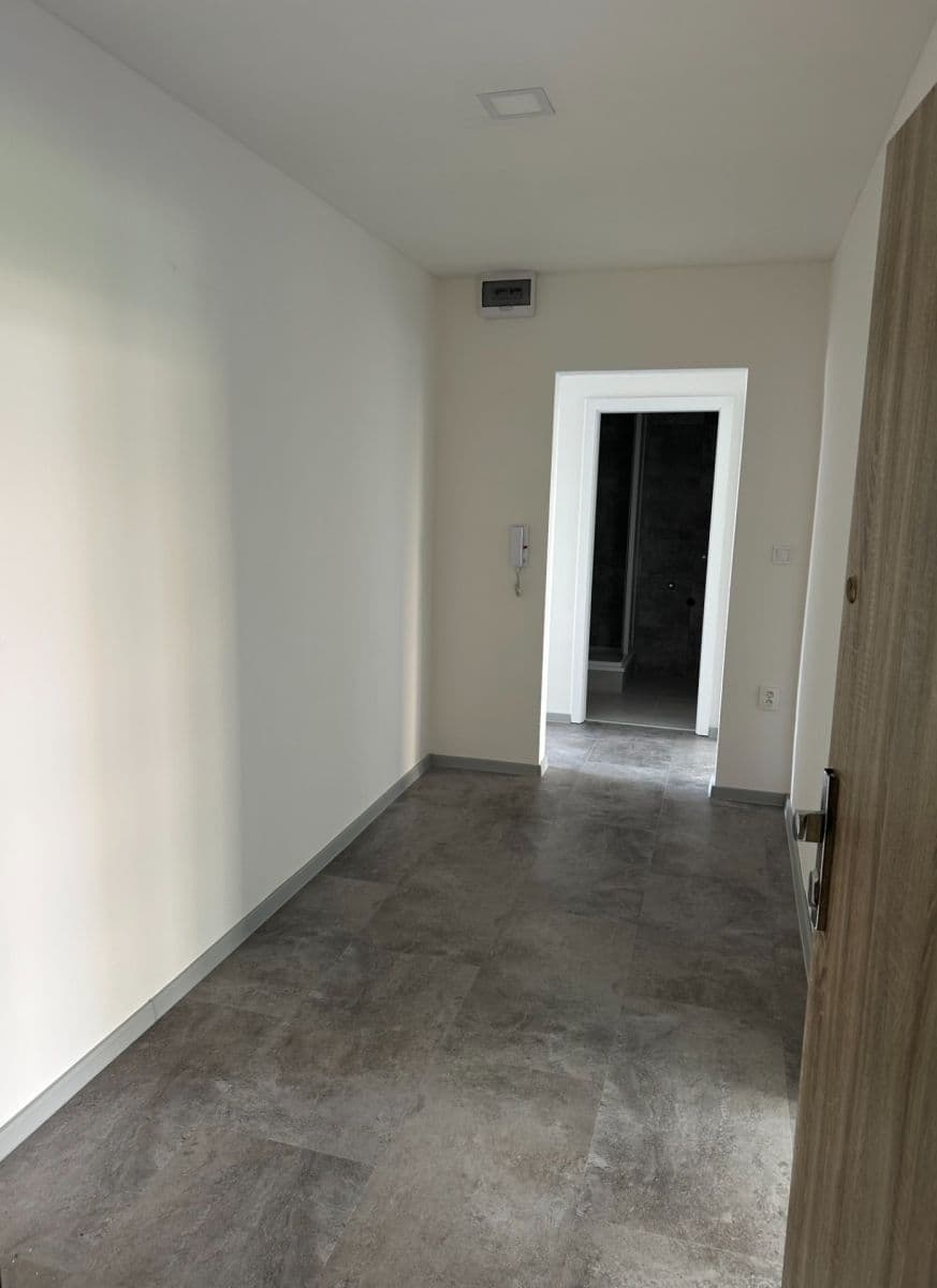 Prenájom bytu 3-izbový 78 m², Poláčkova, Ústí nad Labem, Ústecký kraj Prenájom bytu 3-izbový 78 m², Poláčkova, Ústí nad Labem, Ústecký kraj