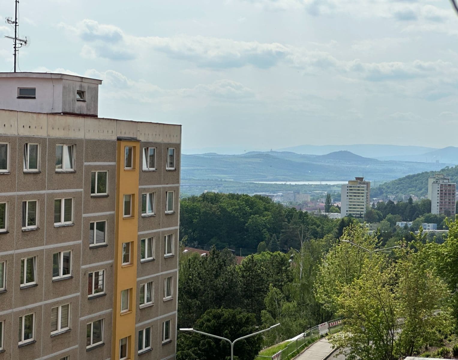 Prenájom bytu 3-izbový 78 m², Poláčkova, Ústí nad Labem, Ústecký kraj Prenájom bytu 3-izbový 78 m², Poláčkova, Ústí nad Labem, Ústecký kraj