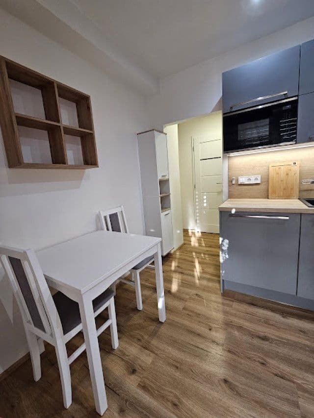 Prenájom bytu 1-izbový 36 m², Za Hládkovem, Praha, Praha Prenájom bytu 1-izbový 36 m², Za Hládkovem, Praha, Praha