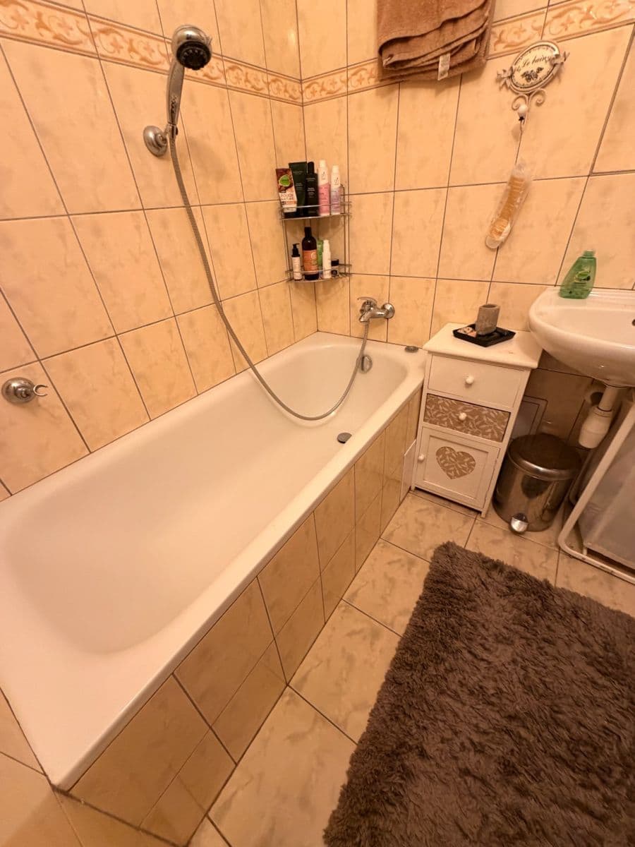 Prenájom bytu 2-izbový 48 m², Bělohorská, Praha, Praha Prenájom bytu 2-izbový 48 m², Bělohorská, Praha, Praha