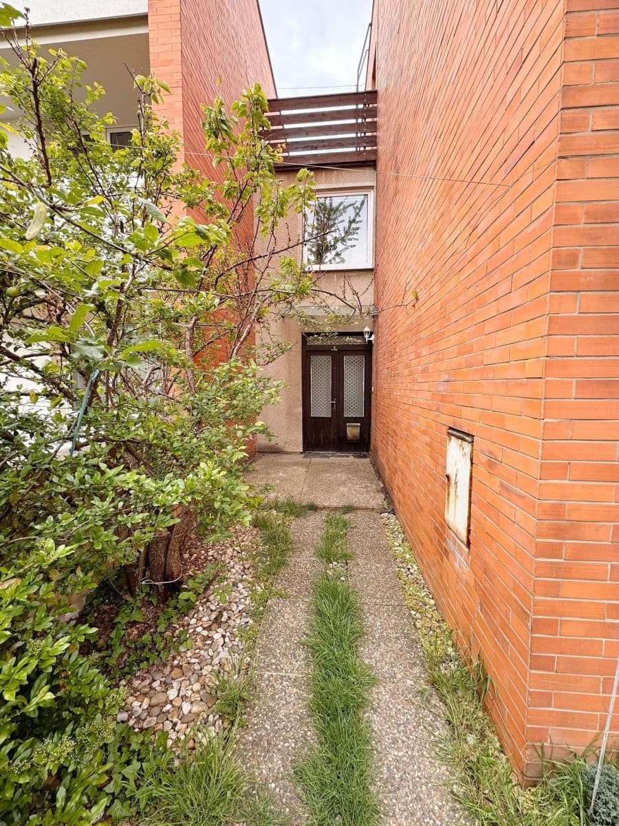 Prenájom bytu 170 m², Krohova, Praha, Praha Prenájom bytu 170 m², Krohova, Praha, Praha