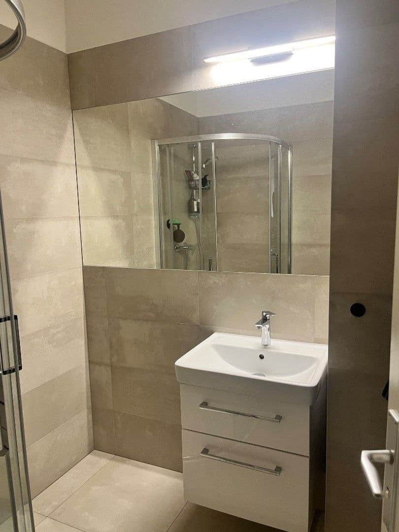Prenájom bytu 2-izbový 57 m², Za černým mostem, Praha, Praha Prenájom bytu 2-izbový 57 m², Za černým mostem, Praha, Praha