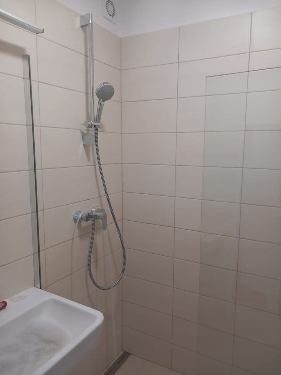Prenájom bytu 1-izbový 28 m², U Průhonu, Praha, Praha Prenájom bytu 1-izbový 28 m², U Průhonu, Praha, Praha