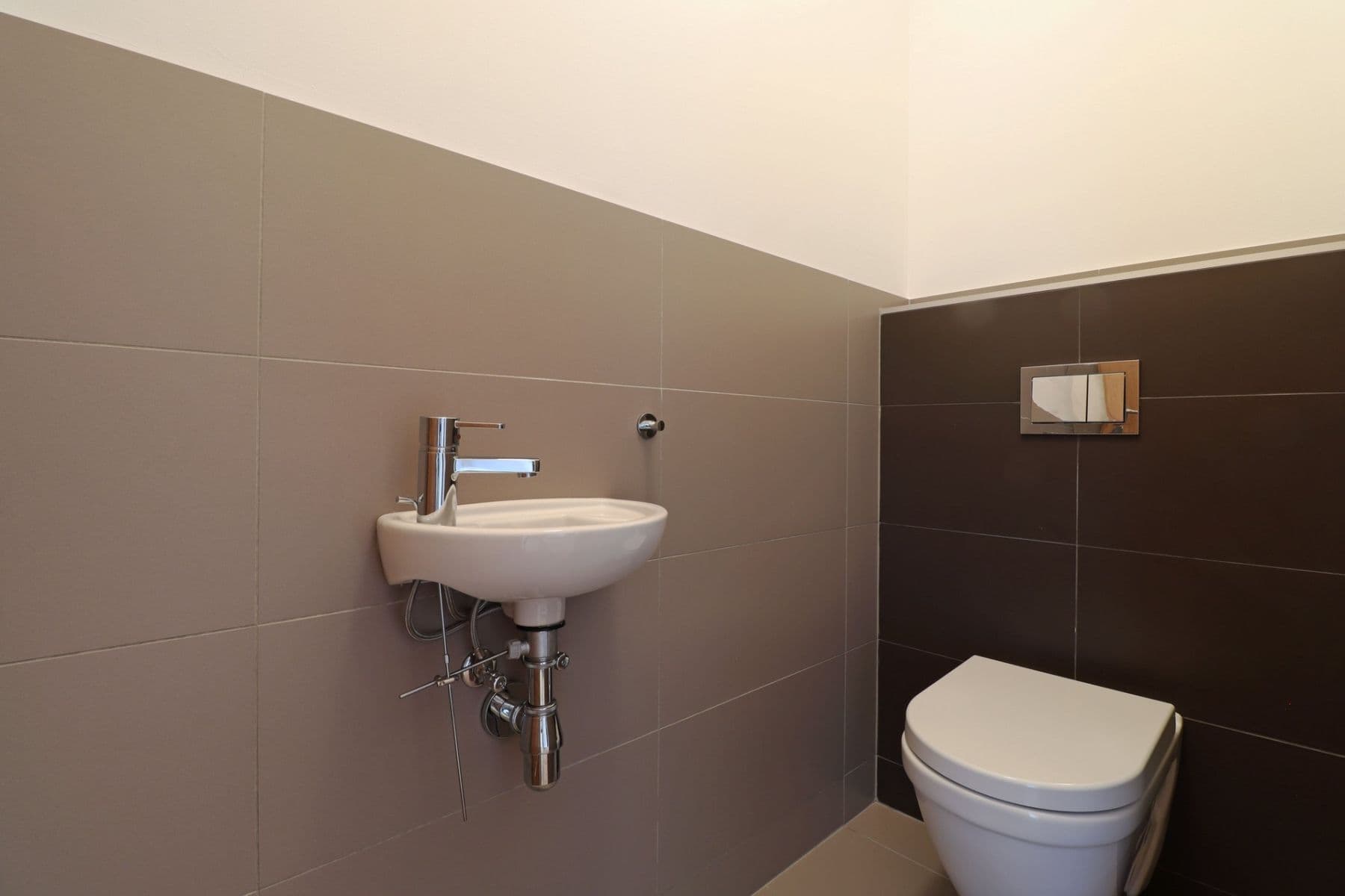 Prenájom bytu 3-izbový 71 m², Pod dvorem, Praha, Praha Prenájom bytu 3-izbový 71 m², Pod dvorem, Praha, Praha
