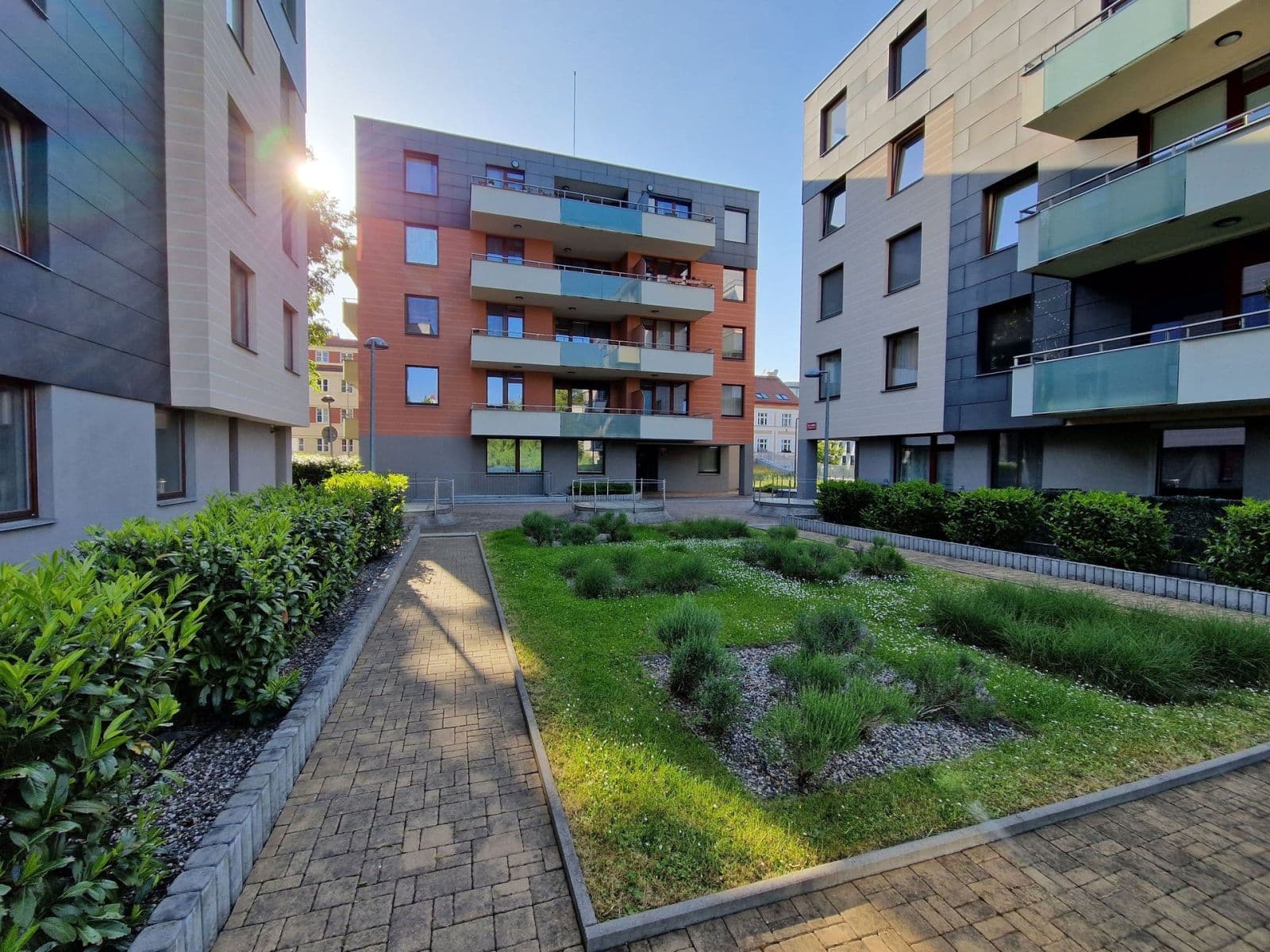 Prenájom bytu 3-izbový 71 m², Pod dvorem, Praha, Praha Prenájom bytu 3-izbový 71 m², Pod dvorem, Praha, Praha