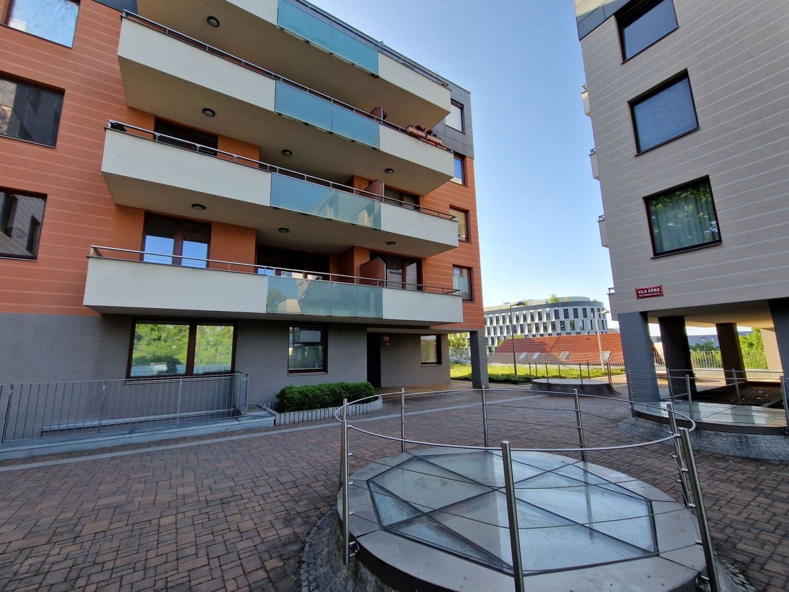 Prenájom bytu 3-izbový 71 m², Pod dvorem, Praha, Praha Prenájom bytu 3-izbový 71 m², Pod dvorem, Praha, Praha
