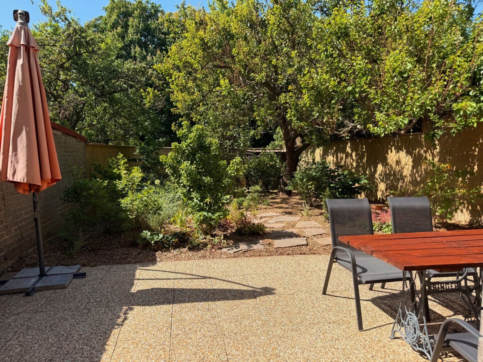 Prenájom bytu 2-izbový 65 m², Uhříněveská, Praha, Praha Prenájom bytu 2-izbový 65 m², Uhříněveská, Praha, Praha
