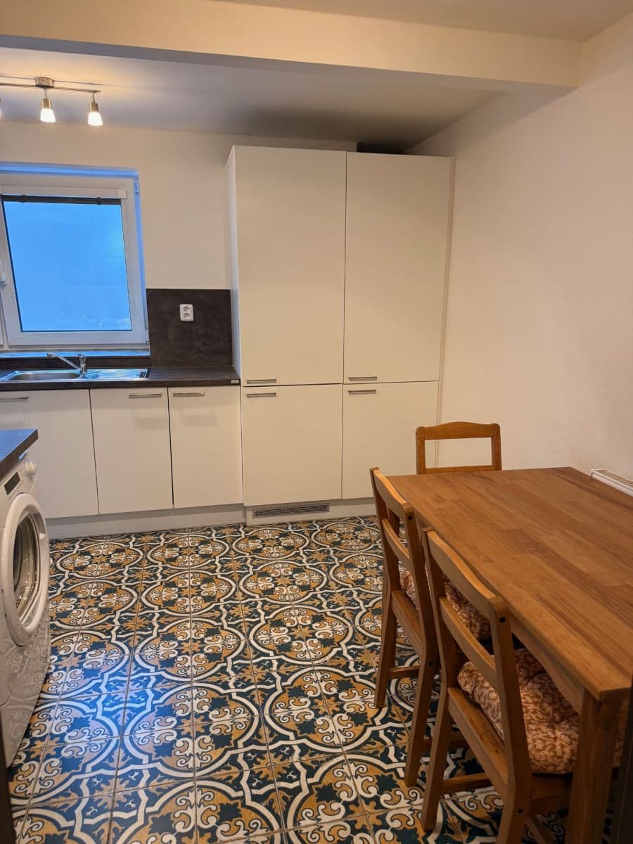 Prenájom bytu 2-izbový 65 m², Uhříněveská, Praha, Praha Prenájom bytu 2-izbový 65 m², Uhříněveská, Praha, Praha