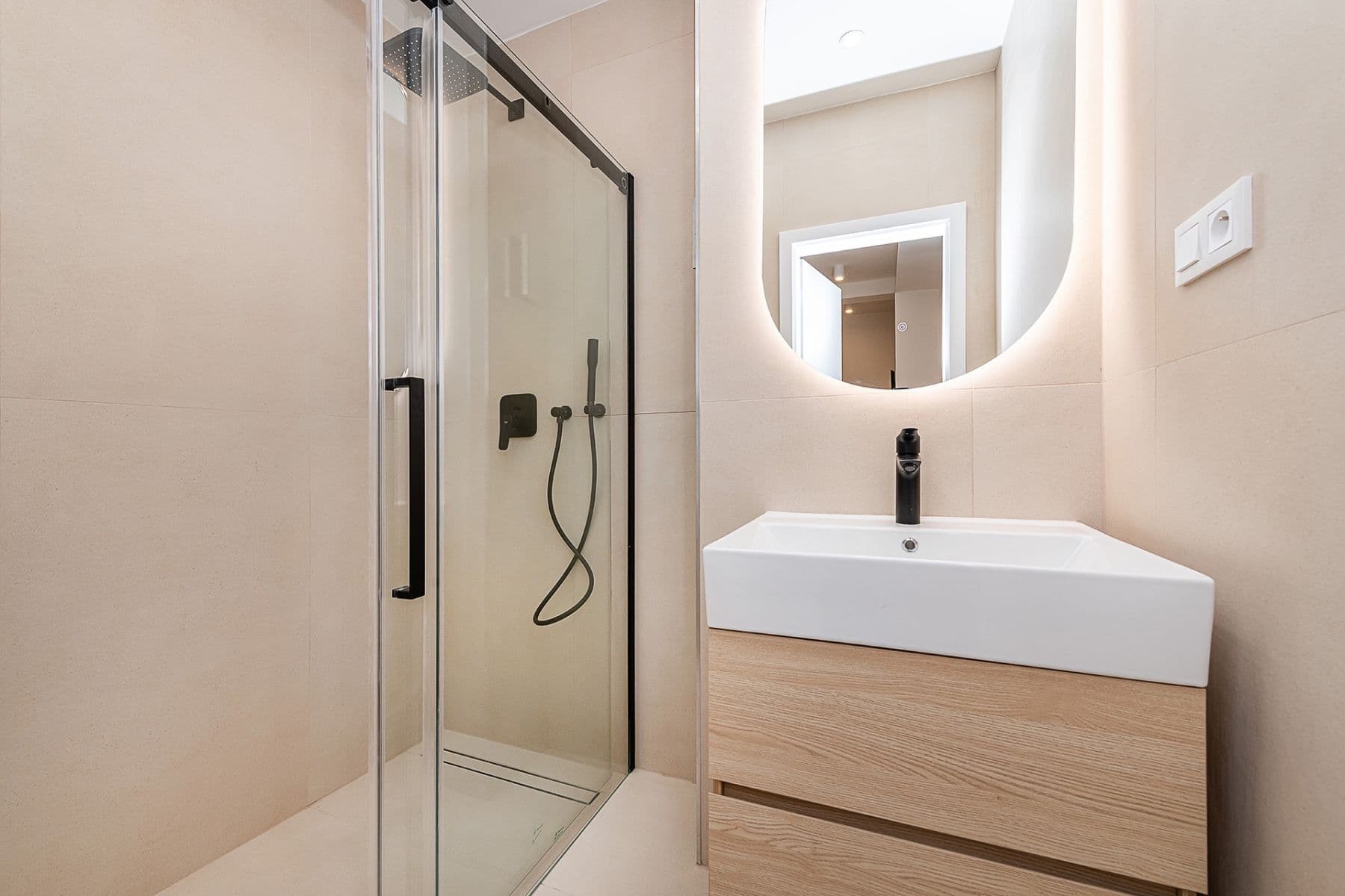 Predaj bytu 3-izbový 65 m², Bělocerkevská, Praha, Praha Predaj bytu 3-izbový 65 m², Bělocerkevská, Praha, Praha