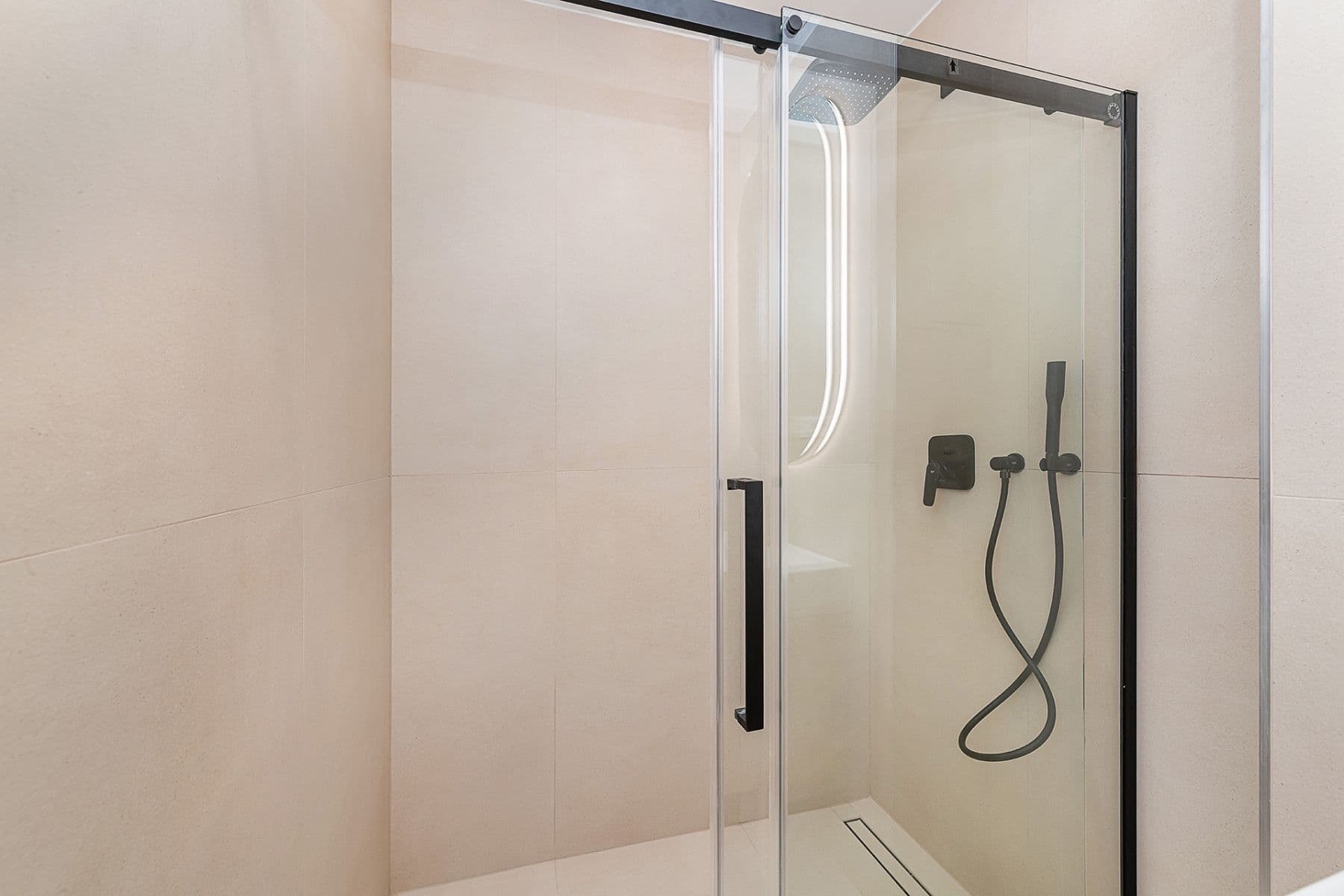 Predaj bytu 3-izbový 65 m², Bělocerkevská, Praha, Praha Predaj bytu 3-izbový 65 m², Bělocerkevská, Praha, Praha