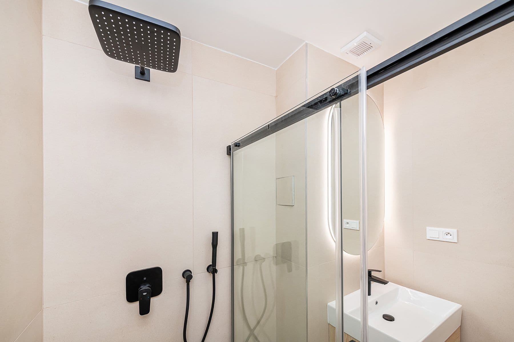 Predaj bytu 3-izbový 65 m², Bělocerkevská, Praha, Praha Predaj bytu 3-izbový 65 m², Bělocerkevská, Praha, Praha