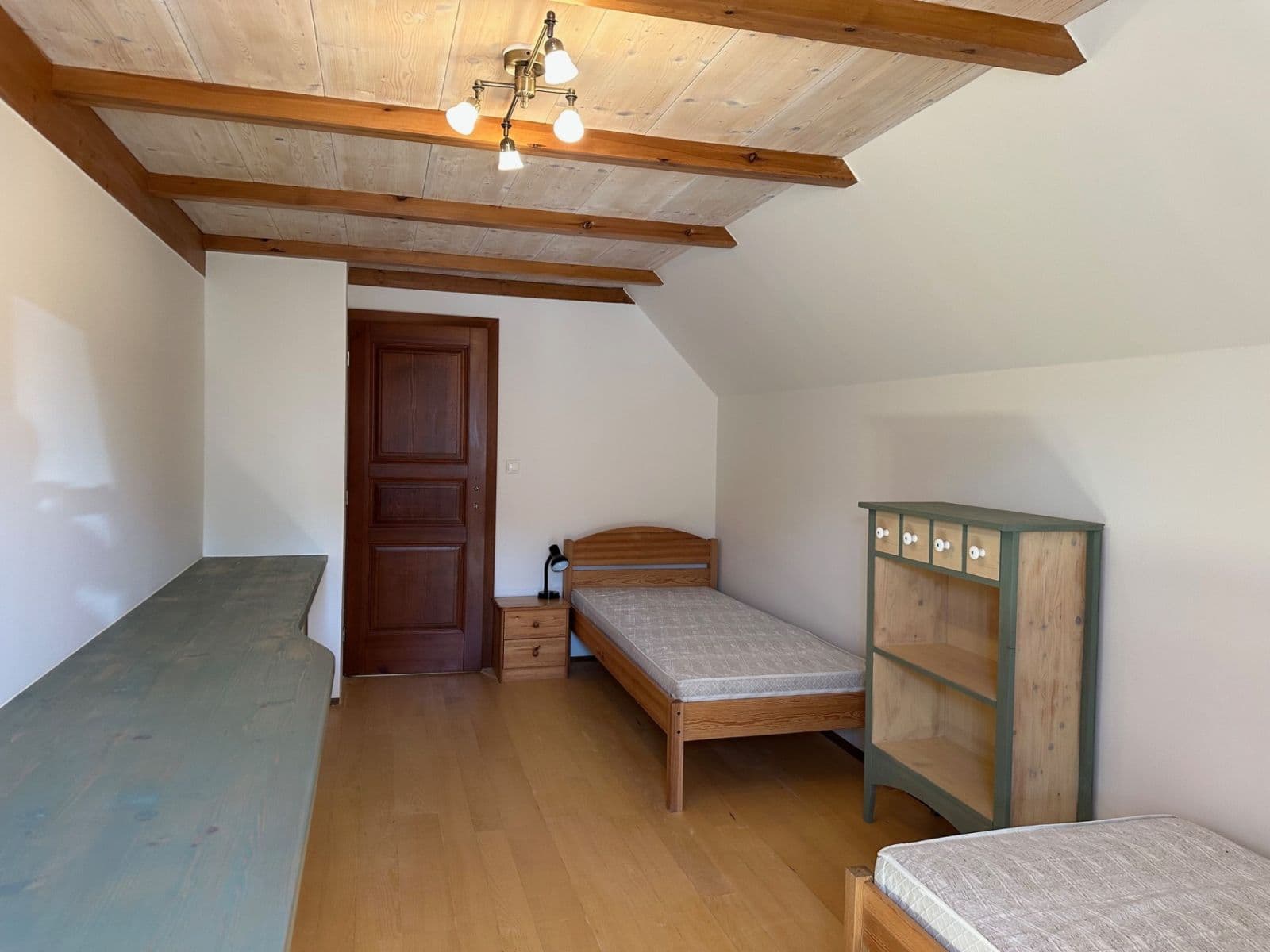 Prenájom bytu 4-izbový 140 m², U Kopečku, Tuchoměřice, Středočeský kraj Prenájom bytu 4-izbový 140 m², U Kopečku, Tuchoměřice, Středočeský kraj