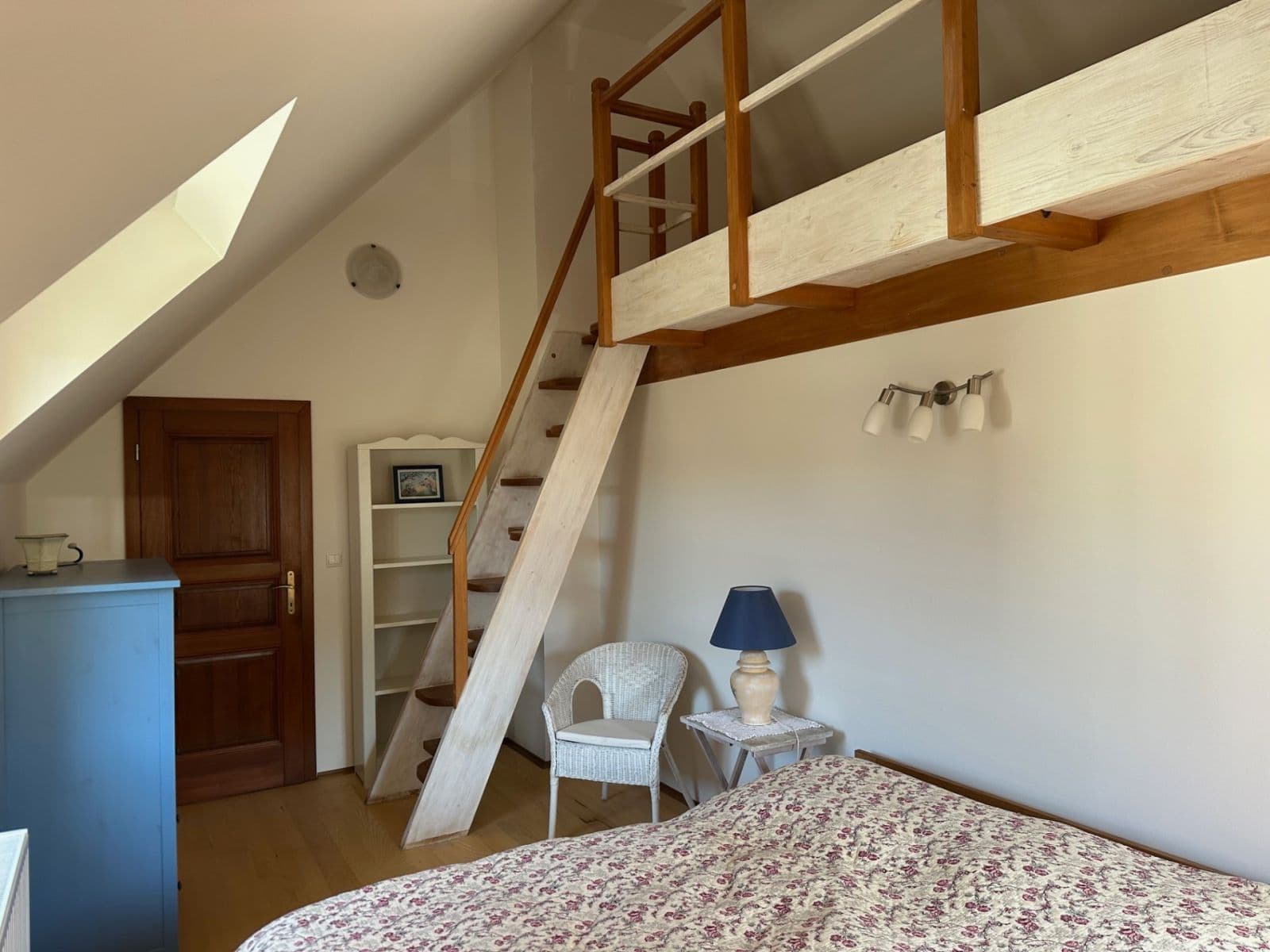 Prenájom bytu 4-izbový 140 m², U Kopečku, Tuchoměřice, Středočeský kraj Prenájom bytu 4-izbový 140 m², U Kopečku, Tuchoměřice, Středočeský kraj