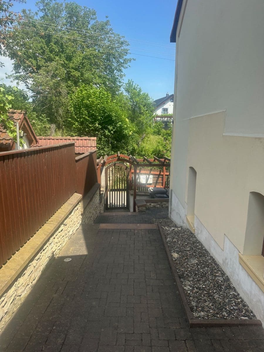 Prenájom bytu 4-izbový 140 m², U Kopečku, Tuchoměřice, Středočeský kraj Prenájom bytu 4-izbový 140 m², U Kopečku, Tuchoměřice, Středočeský kraj